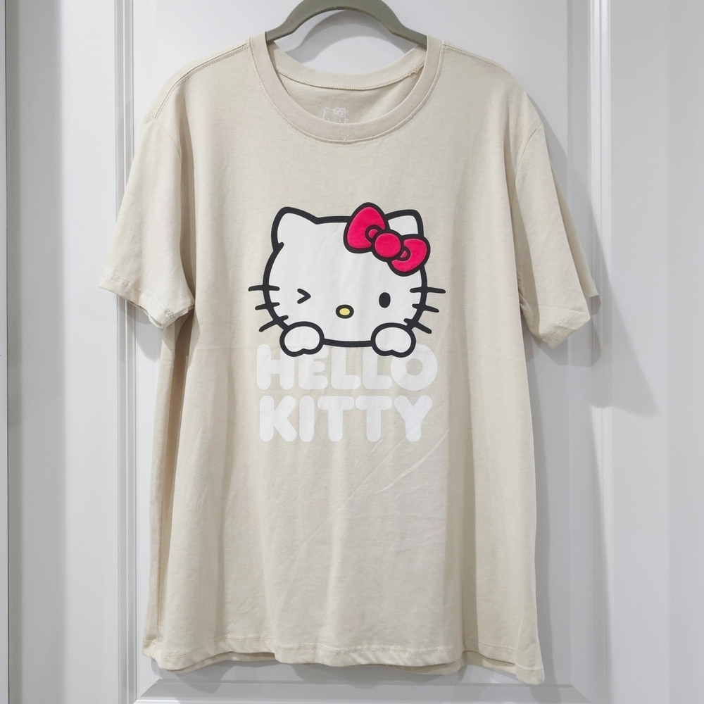 ✨️4/$20. Hello Kitty Beige Tee, Novelty Cream Short Sleeve Soft Touch Tee M
